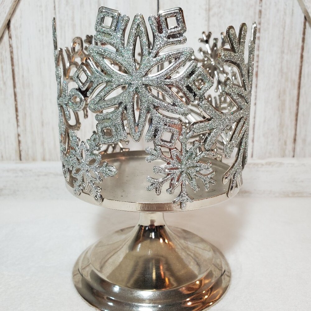 Bath & Body Works Snowflake Pedestal 3-Wick Candle Holder Sleeve Silver Glitter